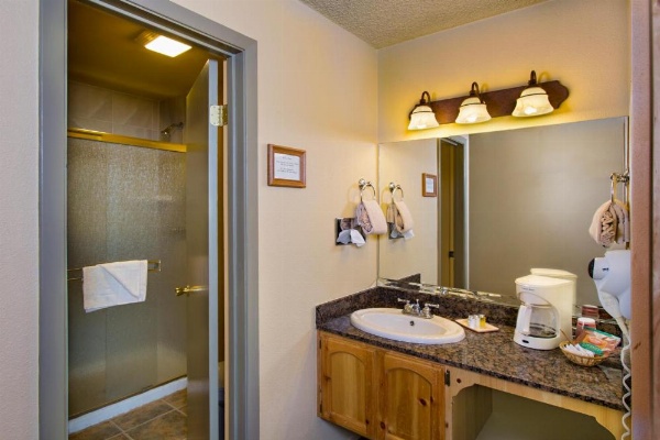 Tahoe Lakeshore Lodge & Spa image 24
